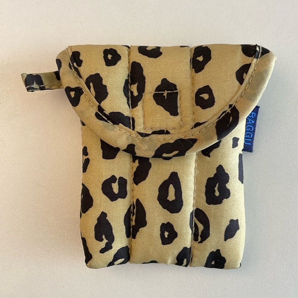 Baggu Puffy AirPod Case - Honey Leopard